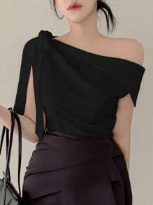 DAZY Women's Oblique Collar Cold-Shoulder Tied Bow Elegant Casual Urban Casual Short Sleeve T-Shirt
