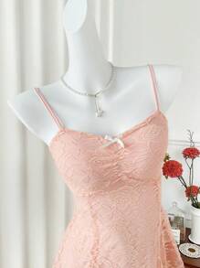 Sweetra 法式优雅夏季风格粉色蕾丝独特设计别致温柔风格女士迷你吊带裙