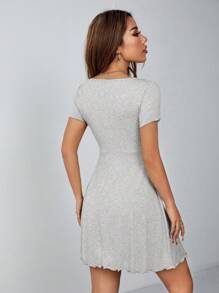 SHEIN PETITE 生菜饰边抽绳结前部夏季女装黑色连衣裙 - 淺灰色 - 查看 2