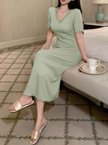 DAZY Minimalist Knitted Slim Fit Lace Patchwork V-Neck House Dress Pajama - Green - View 4