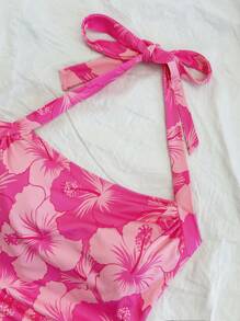 SHEIN WYWH Débardeur moulant pour femmes grandes tailles avec impression romantique d'hibiscus, col ras-du-cou et taille froncée. Mode pour les saisons printemps/été. Convient pour les fêtes, rendez-vous, la Saint-Valentin, le thé de l'après-midi, Pâques, le carnaval, les croisières balnéaires