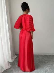 Elenzga V-Neck Gathered Elegant & Romantic Ladies Dress - Red - View 2