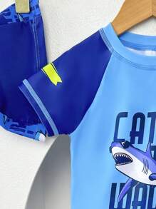 Young Boy Cute Cartoon Shark Print Two-Piece Swimsuit Set With Swimming Cap - Multicolor - View 5