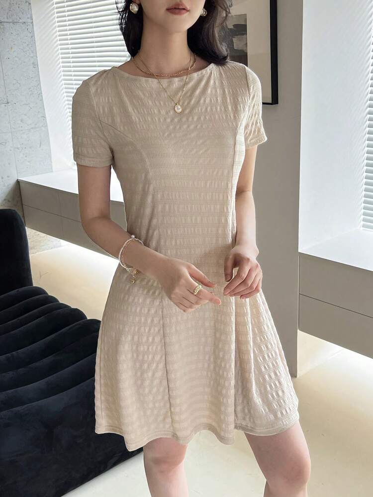 Women's Casual Khaki Knitted Short Dress With Round Neck And Short Sleeves