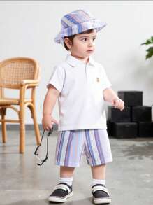 Set da 3 pezzi per bambino: polo a maniche corte con ricamo, pantaloncini a righe colorate e cappello da pescatore, adatto per uscite estive