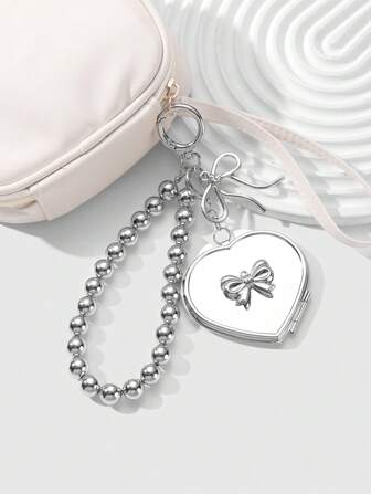 Kawaii 1 pièce Porte-clés/Porte-clé en forme de cœur en verre double face avec un nœud papillon en perles CCB argentées, fait main, délicat, et de haute qualité. Accessoire pour femme, pour un port quotidien, cadeau de festival