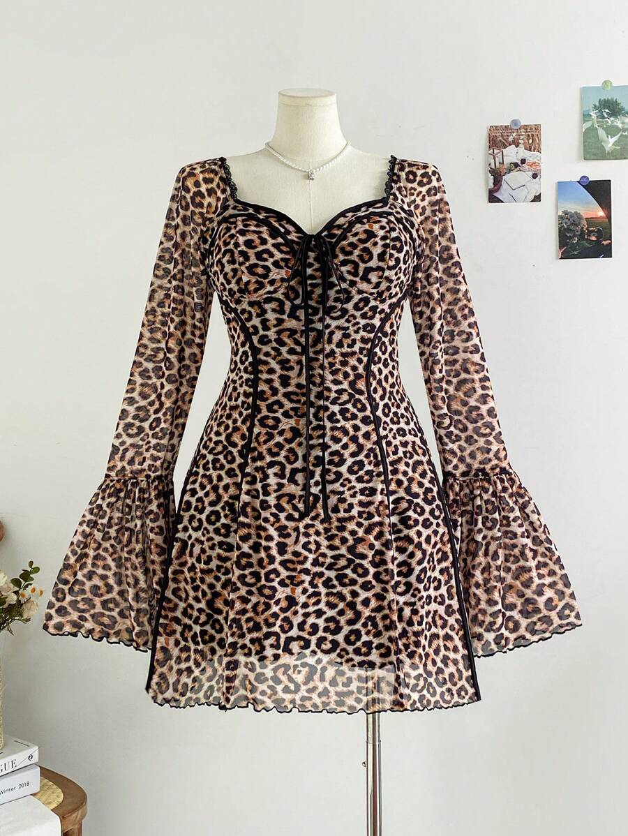SHEIN WYWH Vestido mini acampanado de talla grande para mujer con estampado de leopardo, cuello cuadrado de malla y mangas acampanadas, con bloque de color en el corpiño - Multicolor - Ver 1