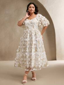 Anewsta 白色修身刺绣短袖连衣裙 - 白色 - 查看 4