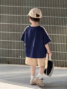 SHEIN 2 Stücke/Set Lässiger, vielseitiger Strickanzug für Jungen, Patchwork Farbblock Set aus Rundhalspullover mit kurzen Ärmeln und Shorts, geeignet für Frühling & Sommer Alltag, Sport, Ausflüge, Schule, Party, Urlaub, Fotoshooting - marineblau - Übersicht 2