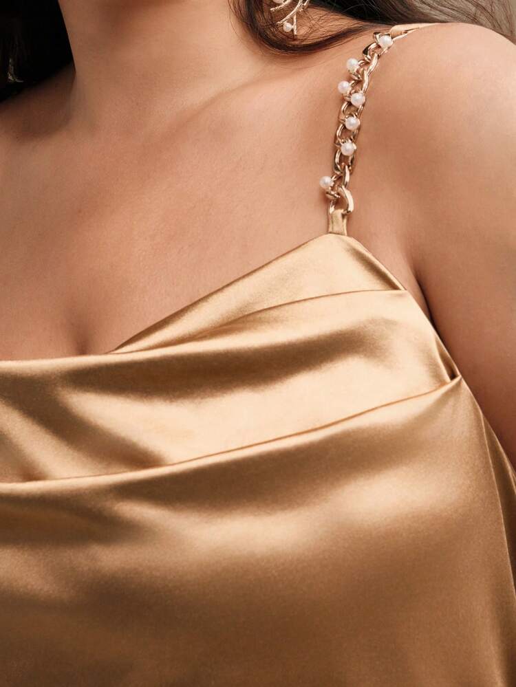 Robe d'été élégante à taille élastique, fente au décolleté et bretelles métalliques, convient pour les tenues de tous les jours, les vacances et la plage