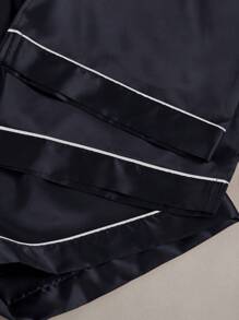 LuxeNights 心形刺绣仿丝短袖上衣、短裤和长裤 3 件套睡衣套装 - 黑色 - 查看 5