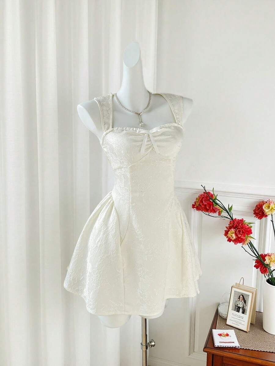 Sweetra 杏色精致 A 字型收腰性感迷你连衣裙，彰显精致简约的法式美学 - 杏色 - 查看 1