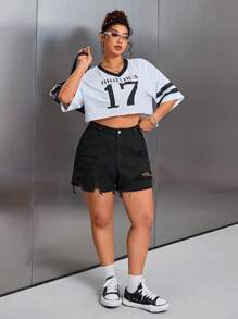 SHEIN ICON Pantalones cortos de jean informales para mujer de talla grande con bolsillos y dobladillo deshilachado