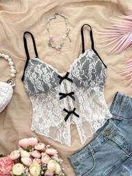 SHEIN WYWH เสื้อกล้ามลายลูกไม้ตัดเย็บด้านหน้า ไซส์ใหญ่ ชายจั้มไม้ไผ่ผูกโบว์คอนทราสต์สำหรับใส่ชายหาดและวันหยุด ทรงเซ็กซี่และโรแมนติก ใส่ในงานปาร์ตี้