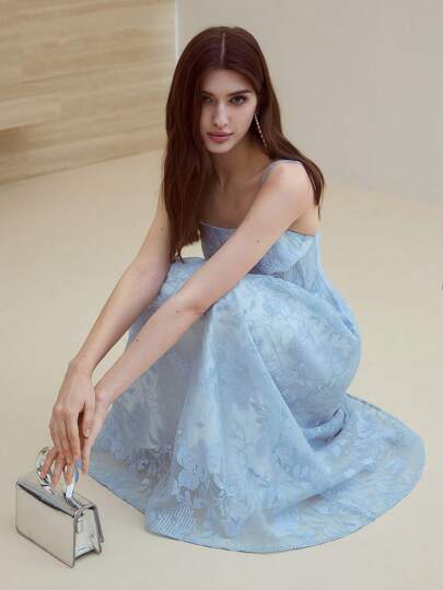 MOTF STUDIO Vestido línea A con bordado floral