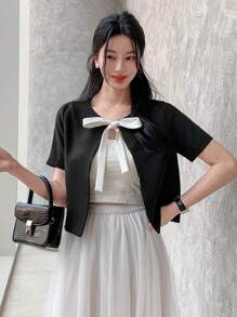 DAZY Chaqueta de mujer con cuello redondo, manga corta, decoración de lazo y bloques de color, linda y casual para el verano