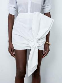 Lumivelle تنورة قصيرة فاشونية للسيدات بألوان صلبة وتصميم فيونكة - أبيض - مشاهدة 7