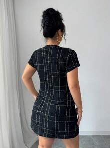 Elenzga 圆领短袖优雅格子粗花呢口袋装饰加大码女式迷你连衣裙 - 黑色 - 查看 2