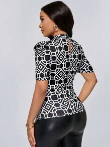 Lyxana Vrouwen Eenvoudig Geometrisch Print Stand Kraag Korte Pofmouw T-shirt, Woon-werkverkeer Kleding