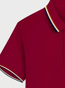 Chemise polo à col boutonné bordeaux pour homme avec imprimé écusson - Rouge foncé - Voir 3