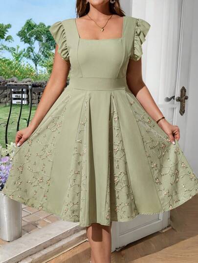 Reflora 大码优雅方领泡泡袖修腰刺绣喇叭下摆连衣裙