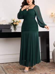Modelyn Plus Size Women Solid Color Cross-Front Ruched Lantern Sleeve Fishtail Hem Elegant Dress - Dark Green - View 7