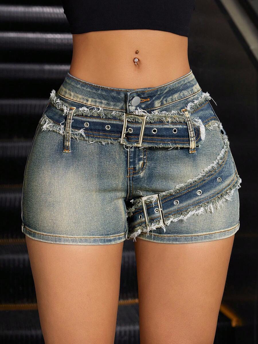 SHEIN PETITE Shorts vaqueros ajustados con diseño de botones y dobladillo deshilachado para mujer - Azul - Ver 1