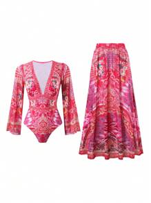 Swim Oasis Conjunto de ropa de playa de mujer que incluye una blusa de manga larga con cuello en V profundo y estampado floral aleatorio de tul, y un conjunto de tankini estampado con flores vintage. Elegante atuendo de verano para la playa.