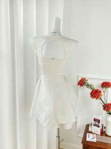 Sweetra 杏色精致 A 字型收腰性感迷你连衣裙，彰显精致简约的法式美学 - 杏色 - 查看 2