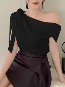 DAZY Women's Oblique Collar Cold-Shoulder Tied Bow Elegant Casual Urban Casual Short Sleeve T-Shirt