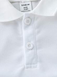 Set da 3 pezzi per bambino: polo a maniche corte con ricamo, pantaloncini a righe colorate e cappello da pescatore, adatto per uscite estive