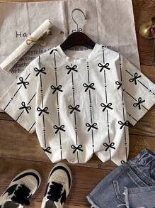SHEIN Young Girl Cute Striped Bow Print Casual Minimalist Round Neck Short Sleeve T-Shirt, Suitable For Summer