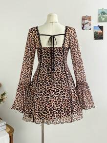SHEIN WYWH Vestido mini acampanado de talla grande para mujer con estampado de leopardo, cuello cuadrado de malla y mangas acampanadas, con bloque de color en el corpiño - Multicolor - Ver 2