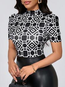 Lyxana Vrouwen Eenvoudig Geometrisch Print Stand Kraag Korte Pofmouw T-shirt, Woon-werkverkeer Kleding