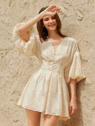 Aveloria Rosie ชุดมินิผ้ารัฟฟิล ปักลายดอกไม้วินเทจหรูหรา คอวี แขนพองเอวเข้ารูป