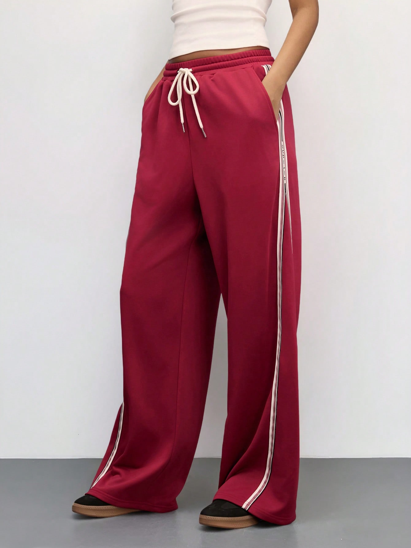 Manfinity VCAY بنطلون رياضي فضفاض بخصر متوسط مع رب...