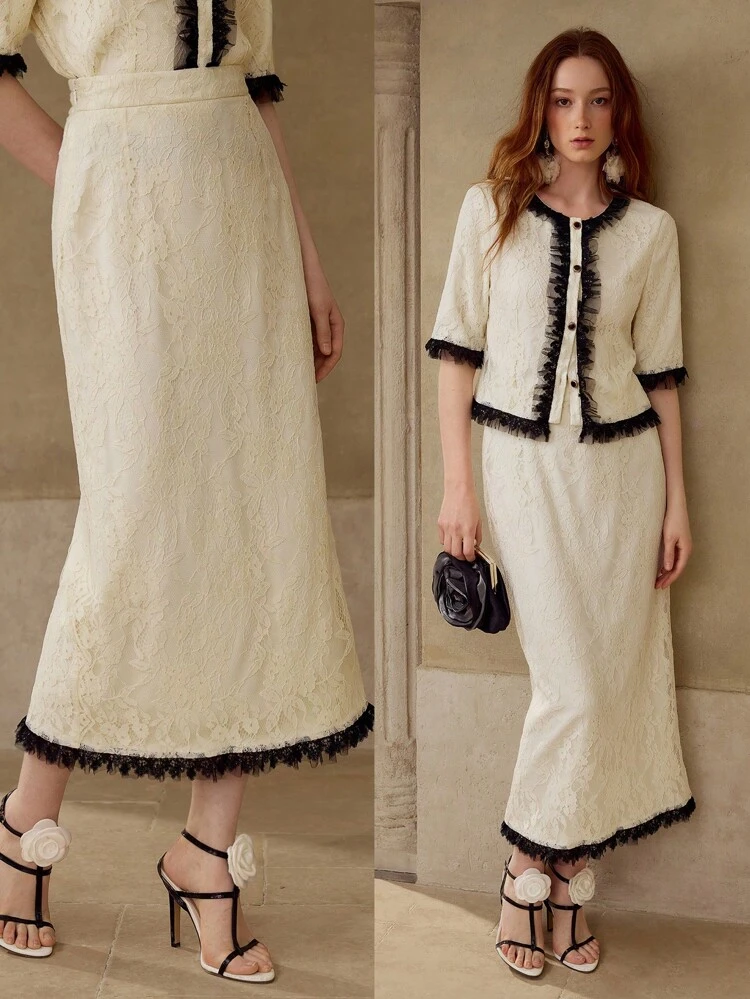 LACE COLORBLOCK SPLIT HEM SKIRT