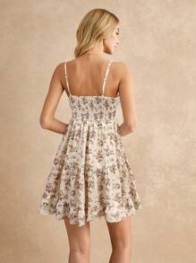 SHEIN Frenchy 小碎花印花荷叶边下摆吊带连衣裙 太阳裙 Bridgerton - 彩色 - 查看 2