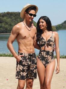 Manfinity VDAYZ Shorts de playa con cordón de cintura y estampado asimétrico de palmera para hombres - Multicolor - Ver 6