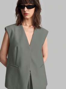 Ontre 2025 Summer New Grey Wide Shoulder Double Lip Pocket Design Front Closure Sleeveless Jacket For Women, Business Casual Daily Commute Elegant Beachwear For Wedding Guests, Country Music Concerts, Brunch, Airport, 90s Retro Stockholm, American Independence Day