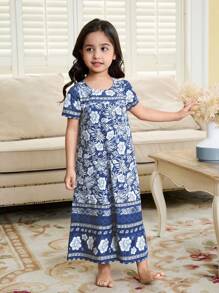 SHEIN Dozemod Kleine Mädchen Blume Muster Rundhals Kurzarm Lässig bequemes Gewebe Nachthemd, Hauskleidung & Urlaubs-Kurzarm Kleid mit Blume Muster, Geschwister/Zusammenpassende Outfits (2 Einzelteile separat erhältlich) - Blau-Weiß - Übersicht 3
