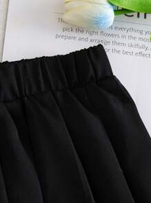 SHEIN 2 件套短袖纯色拼色装饰上衣和迷你裙套装，适合年轻女孩