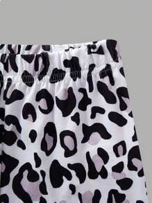 Tween Girls Sets White And Gray Color Scheme, Gray And Black Heart Leopard Print Short Sleeves Paired With Black And Gray Leopard Print Bell Bottoms - Grey - View 5