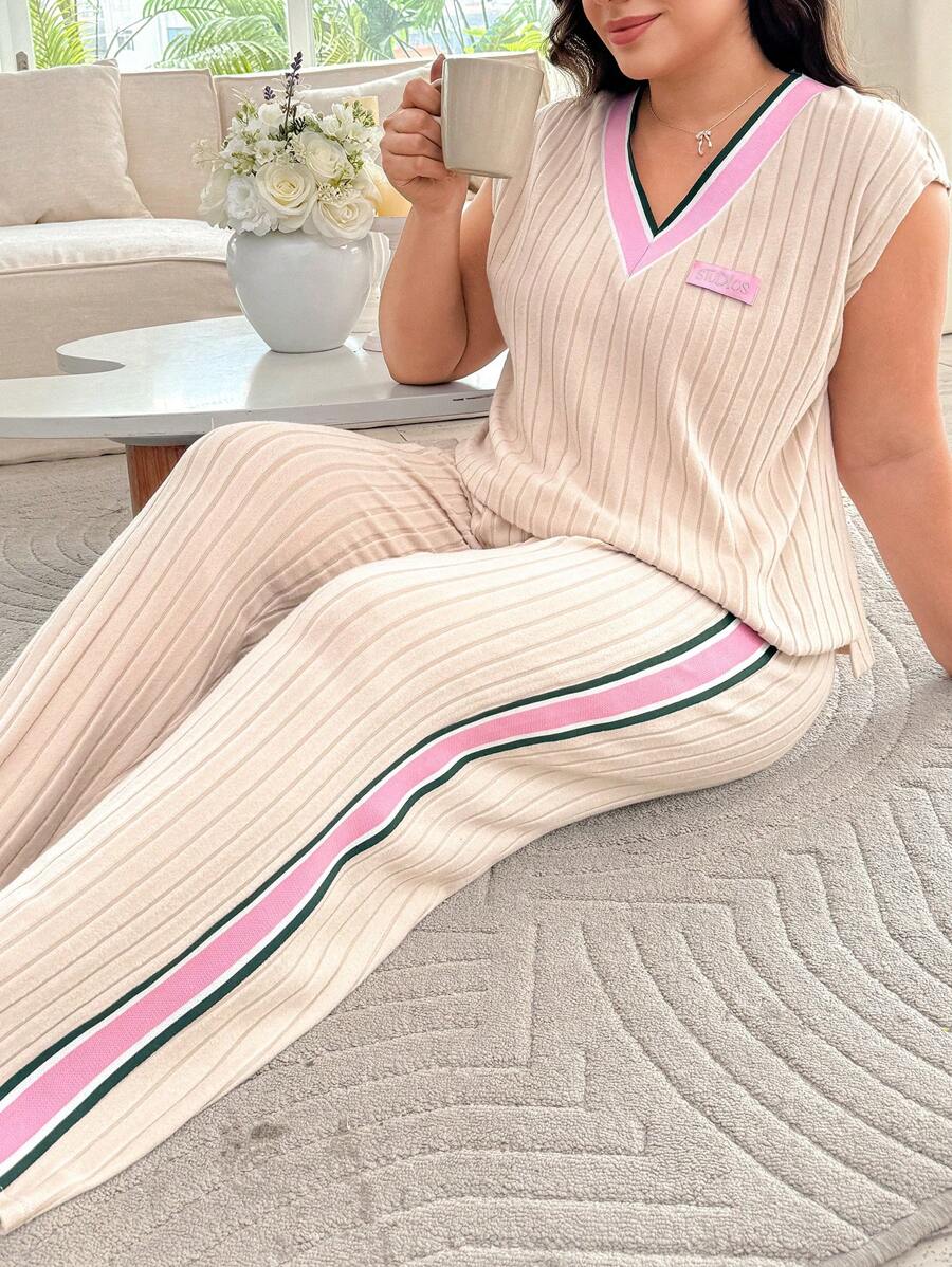 SHEIN Plus Size Contrast Color Block V-Neck Tank Top & Pants Pajama Set, Outfits - Apricot - View 1
