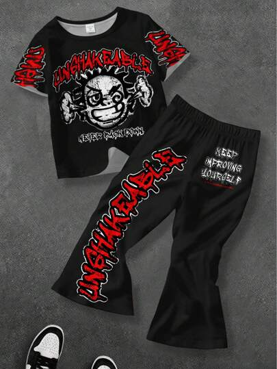 SHEIN 两件套男婴休闲简约圆领短袖T恤和喇叭裤针织套装，适合春夏穿着，涂鸦卡通图案