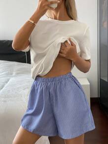 Livesso 极简主义 T 恤上衣和条纹短裤睡衣套装、家居服 - 白色 - 查看 1