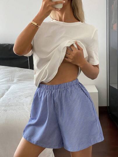 Livesso 极简主义 T 恤上衣和条纹短裤睡衣套装、家居服