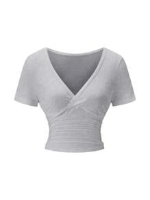 Chiquease 女士纯色交叉 V 领短袖短款修身 T 恤