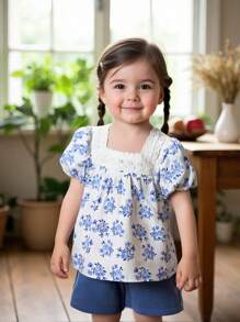 SHEIN Ensemble 2 pièces pour jeunes filles avec chemise à volants en patchwork à fleurs Ditsy et short en jean à taille élastique, tenue d'été de style princesse, convient pour le quotidien ou l'extérieur - Multicolore - View 1