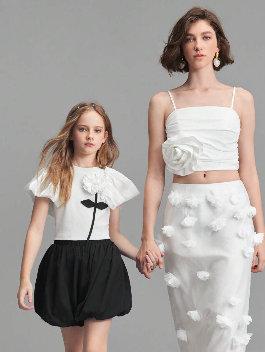 Ontre Minimalistisches, vielseitiges Mode-Top für Tween-Mädchen für die Hochzeitssaison, elastisches, figurbetontes T-Shirt mit Rundhalsausschnitt, kurzen Puffärmeln und mehrlagigem Blumendekor für lässiges Tragen im Freien und drinnen, Frühling/Sommer - Weiss - Übersicht 1